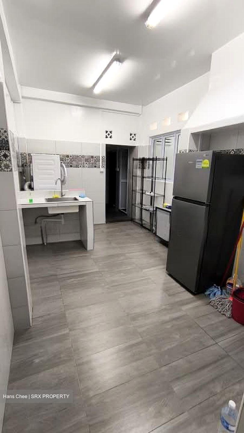 Kitchener Road (D8), Terrace #594648661